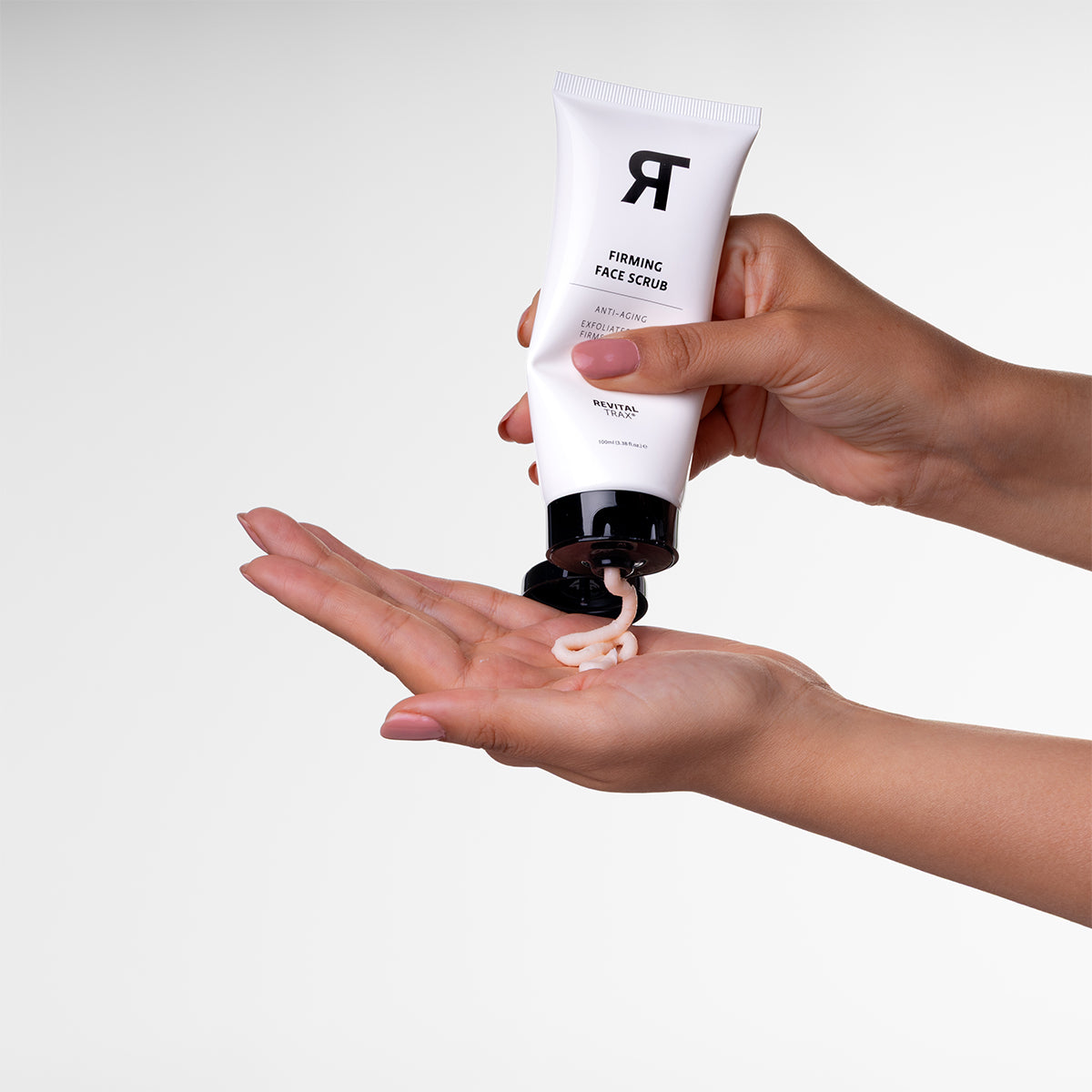 Straffendes Gesichtspeeling