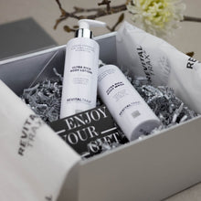 Laden Sie das Bild in den Galerie-Viewer, Ultra Rich Geschenkbox
